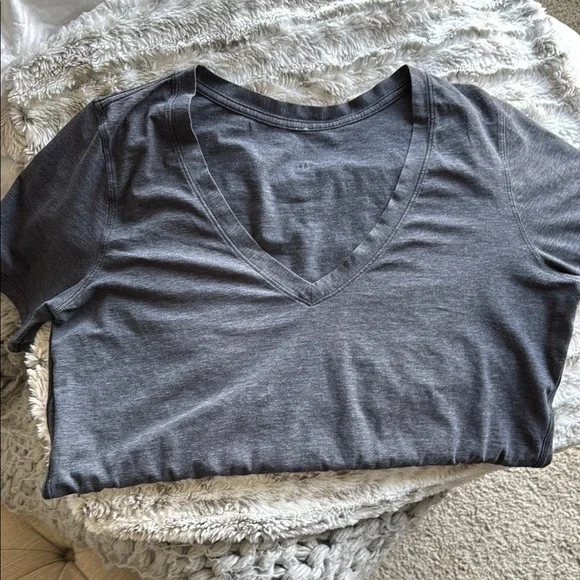 Lululemon Athletica Gray Fitted Short Sleeve Tee - Picture 3 of 4